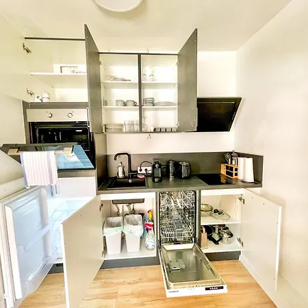 Contactless Self-check-in - Stayhere Studio 10 Apartment *
